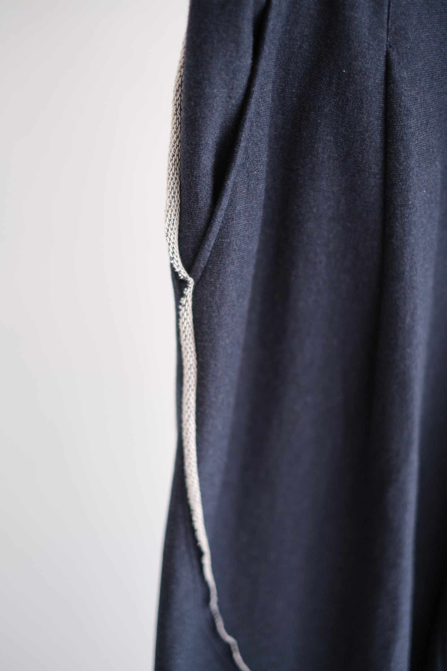 HAKEEM TWIST TROUSERS "TOP NAVY"