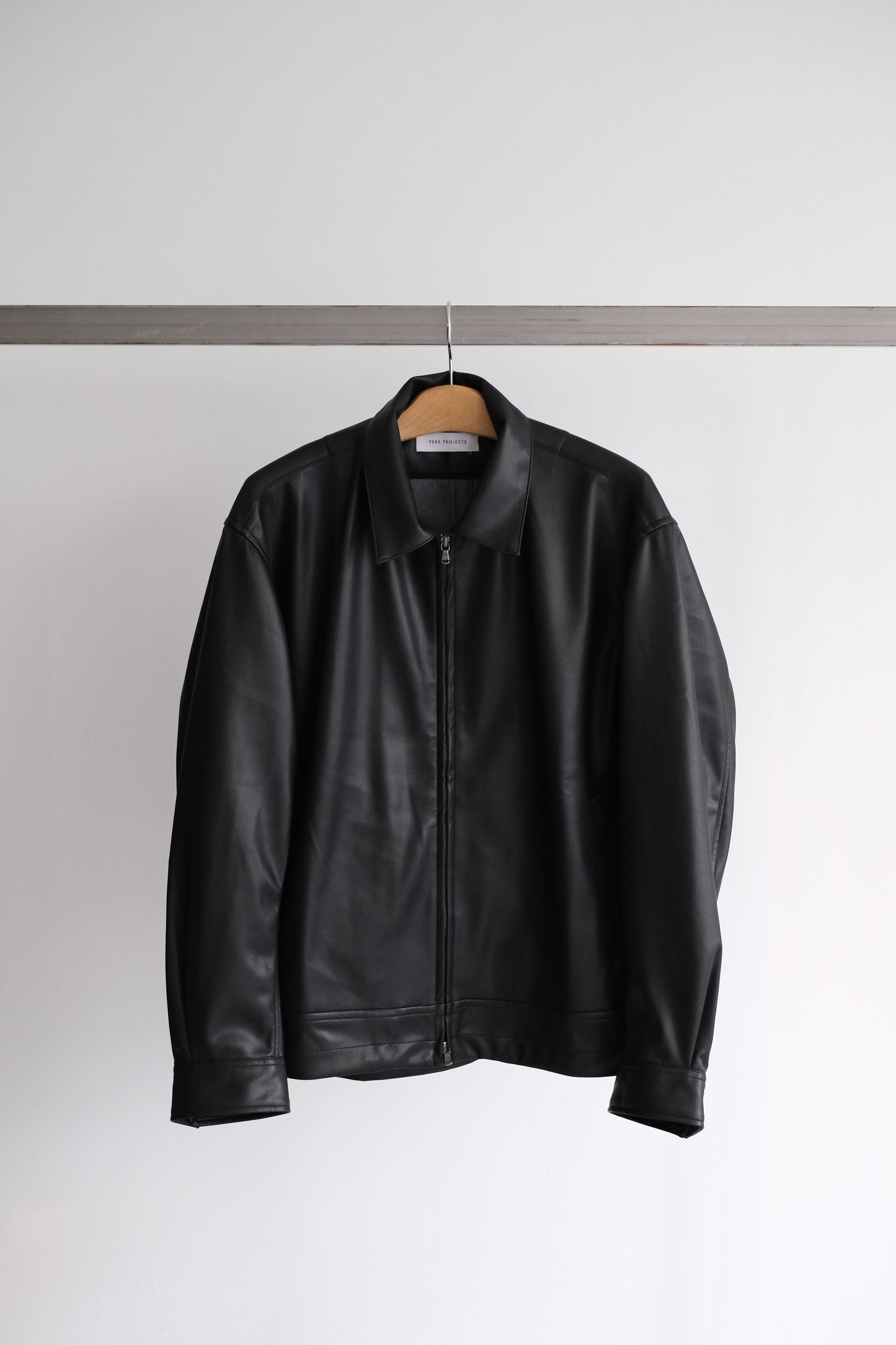 JENS SHORT BLOUSON “vegan leather”