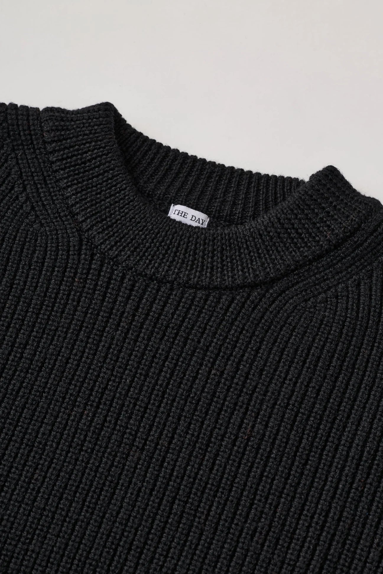LOW GAUGE MERINO CREWNECK KNIT