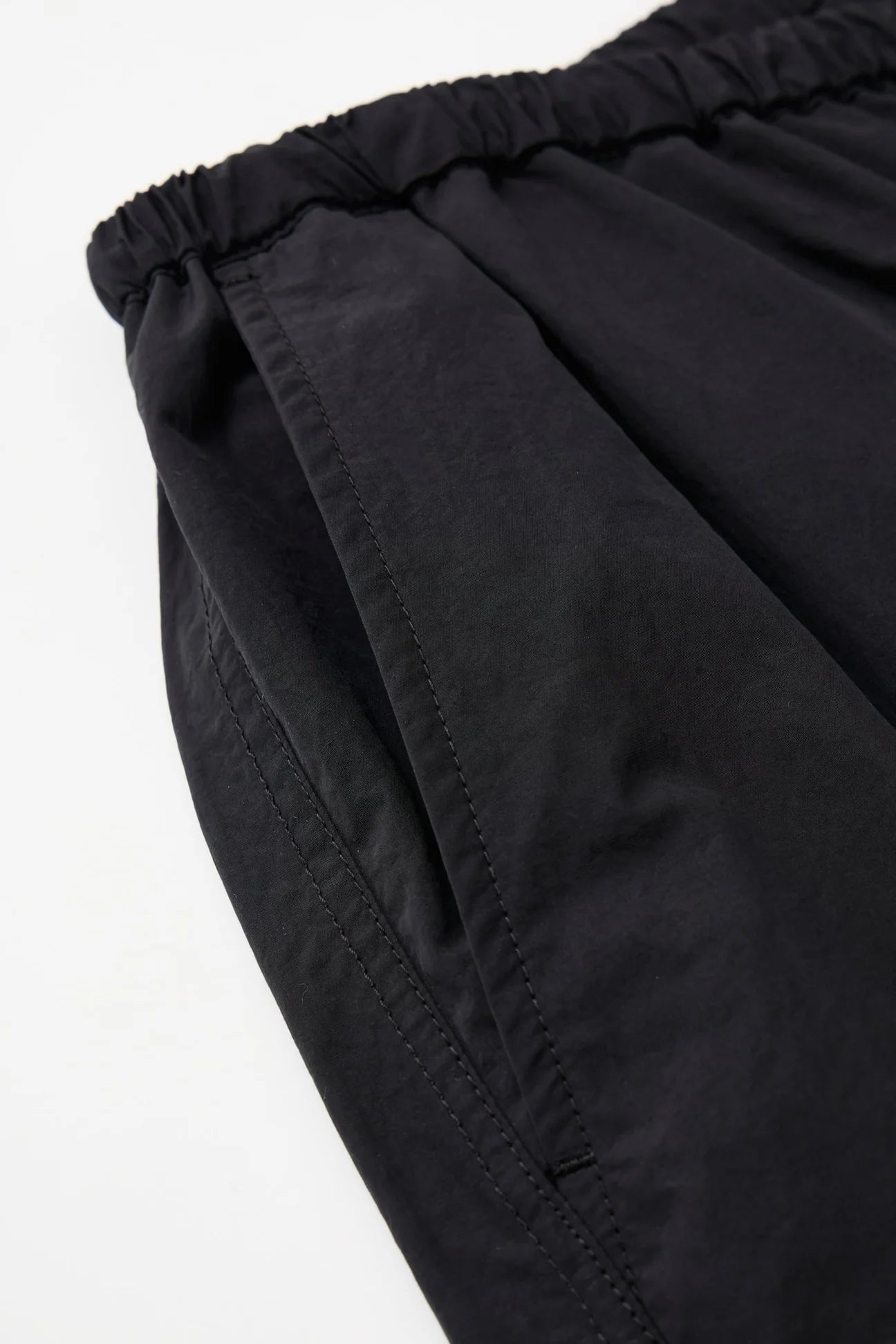 WINDS-DAY COTTON NYLON KNEE TUCK PANTS