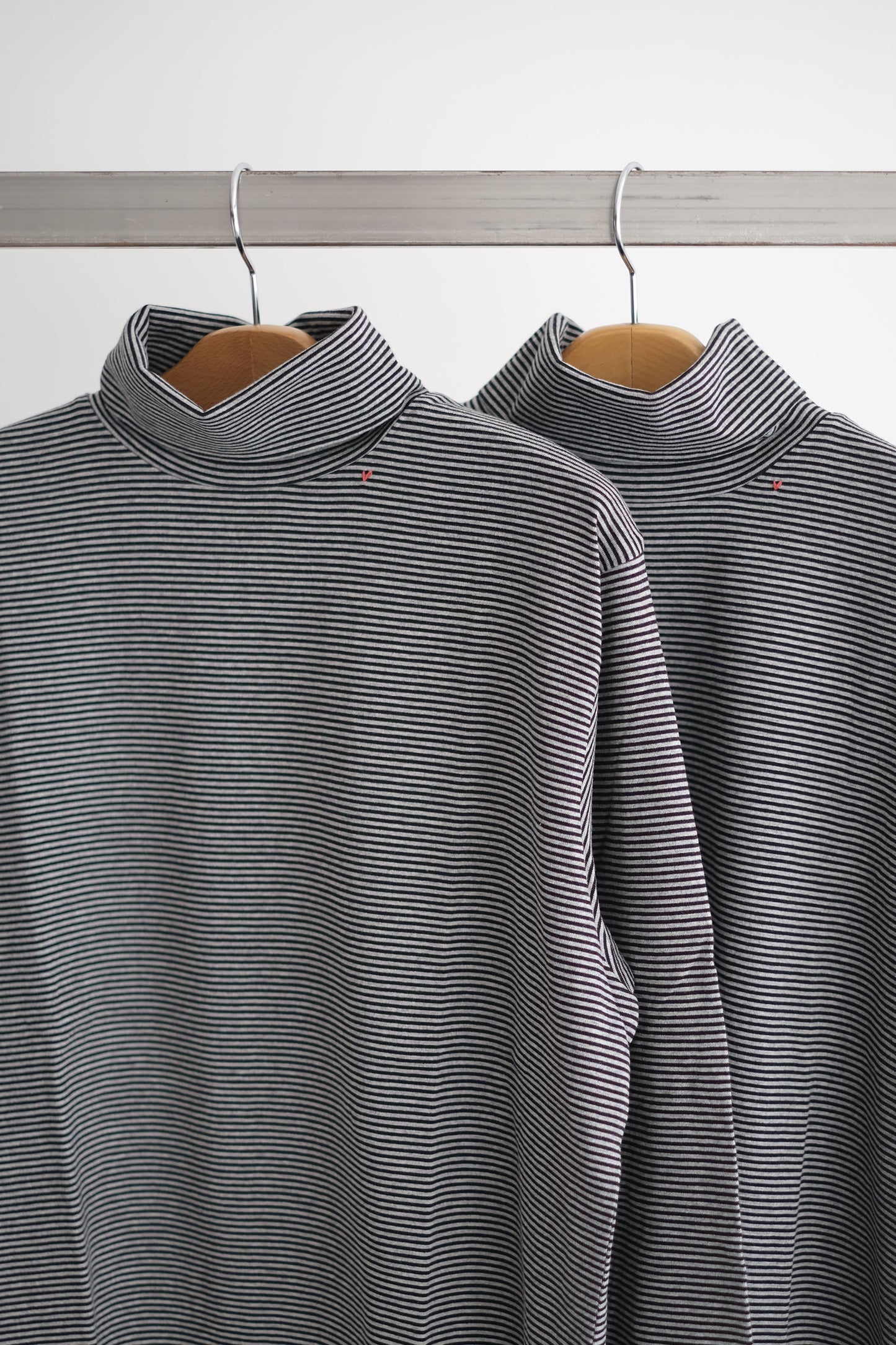 H/W BEATNIK BORDER TURTLENECK