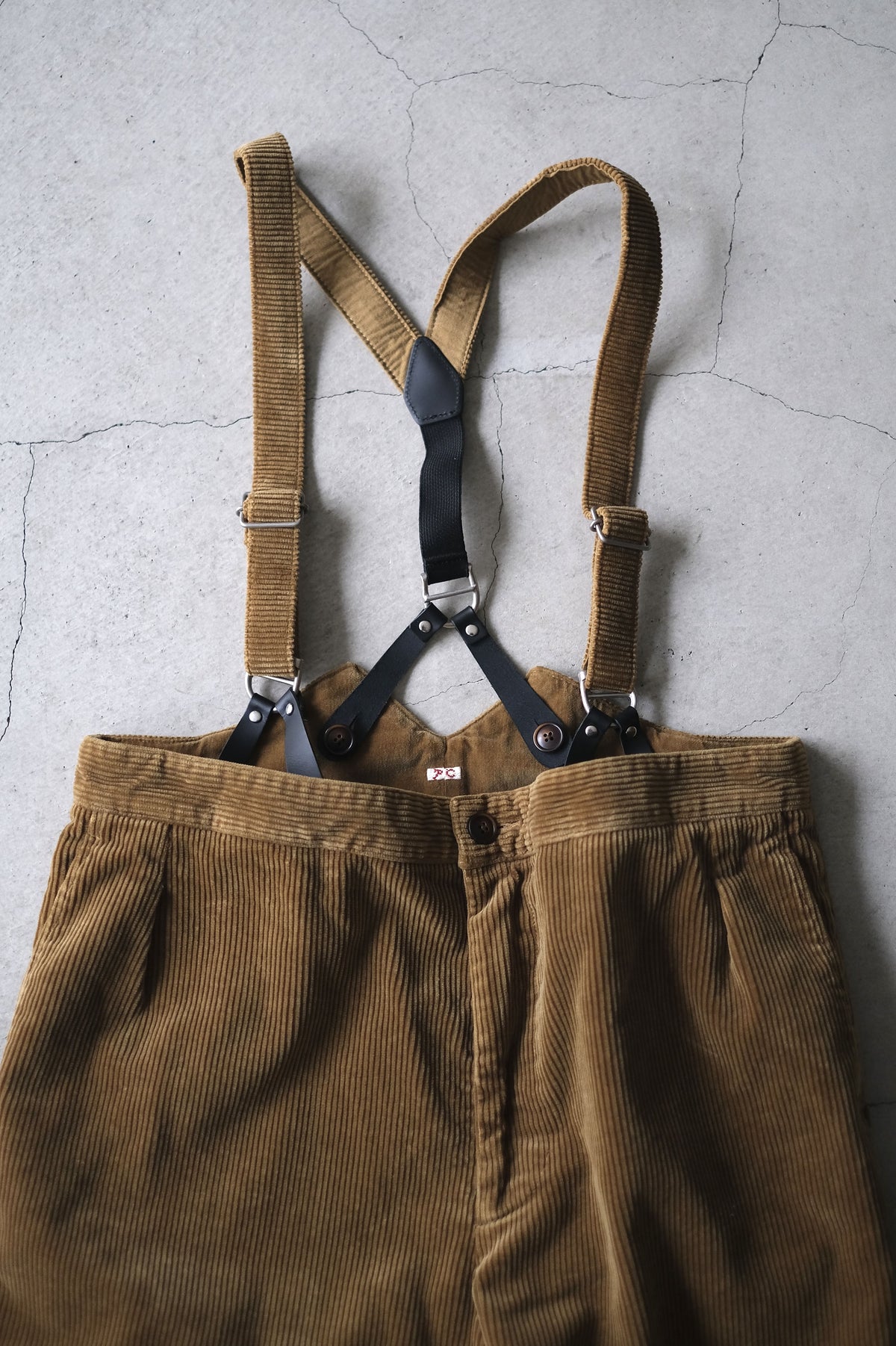 CORDUROY PANTS W / SUSPENDERS