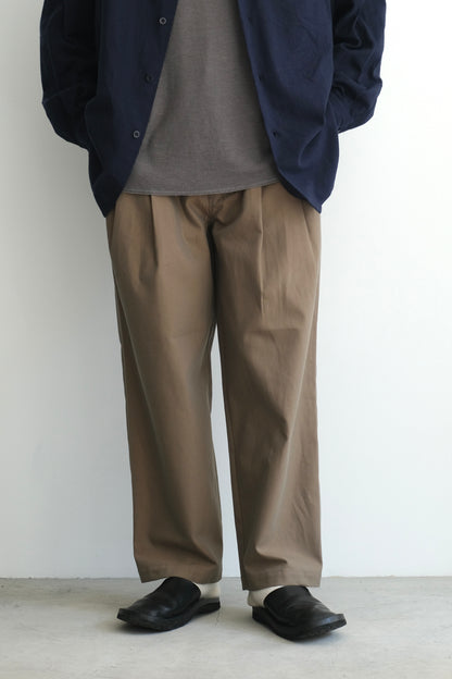 DEEP TUCK PRESSED PANTS