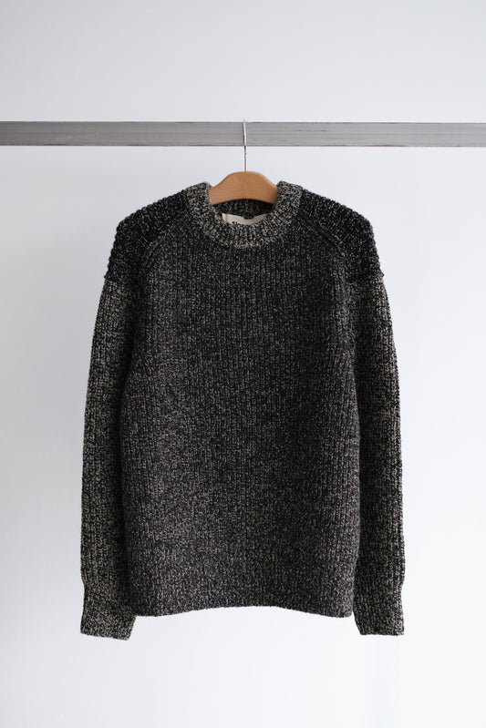CREW NECK SWEATER