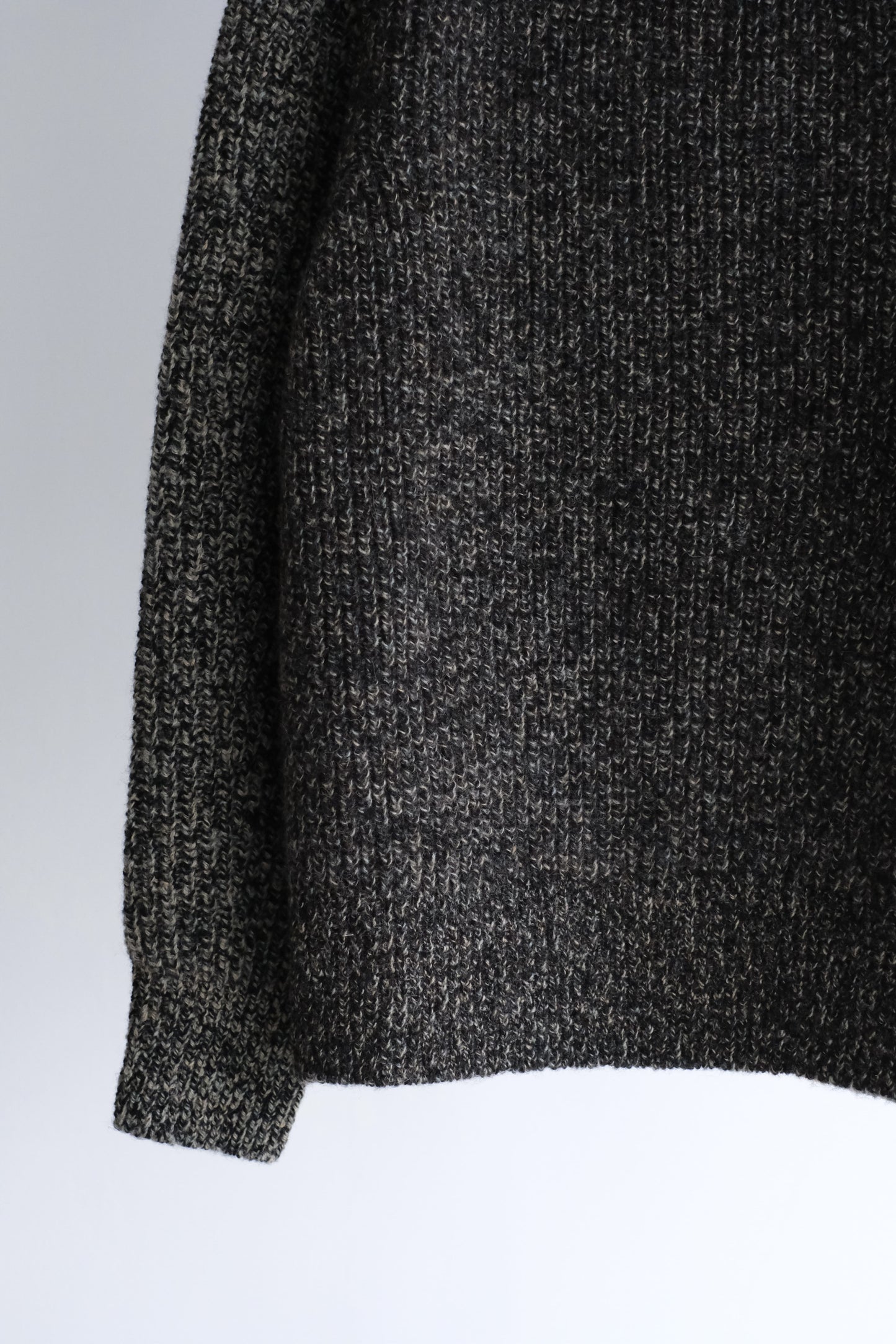 CREW NECK SWEATER