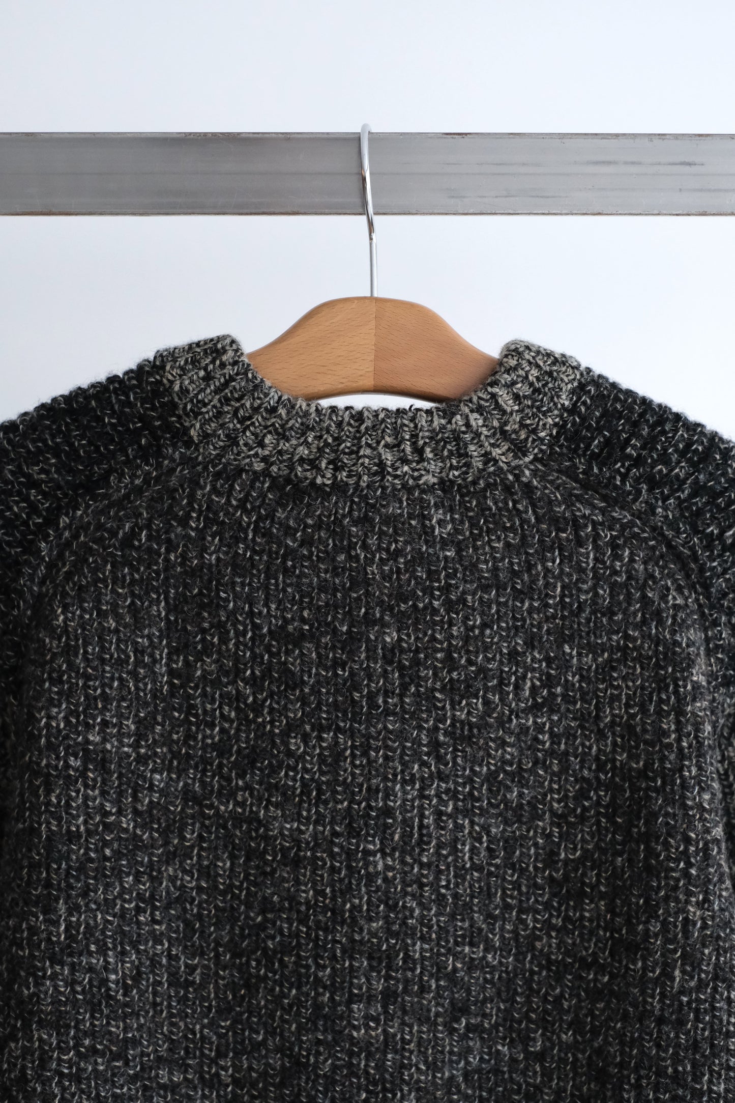 CREW NECK SWEATER
