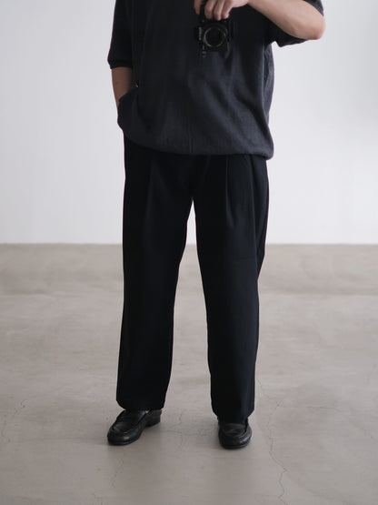 DEEP TUCK PRESSED PANTS