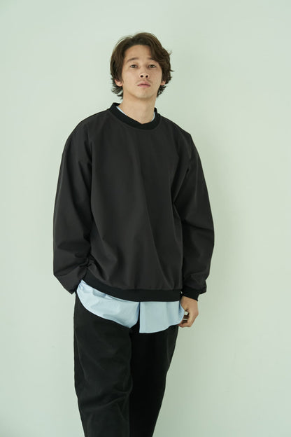 COMFORTABLE NYLON STRETCH CREWNECK