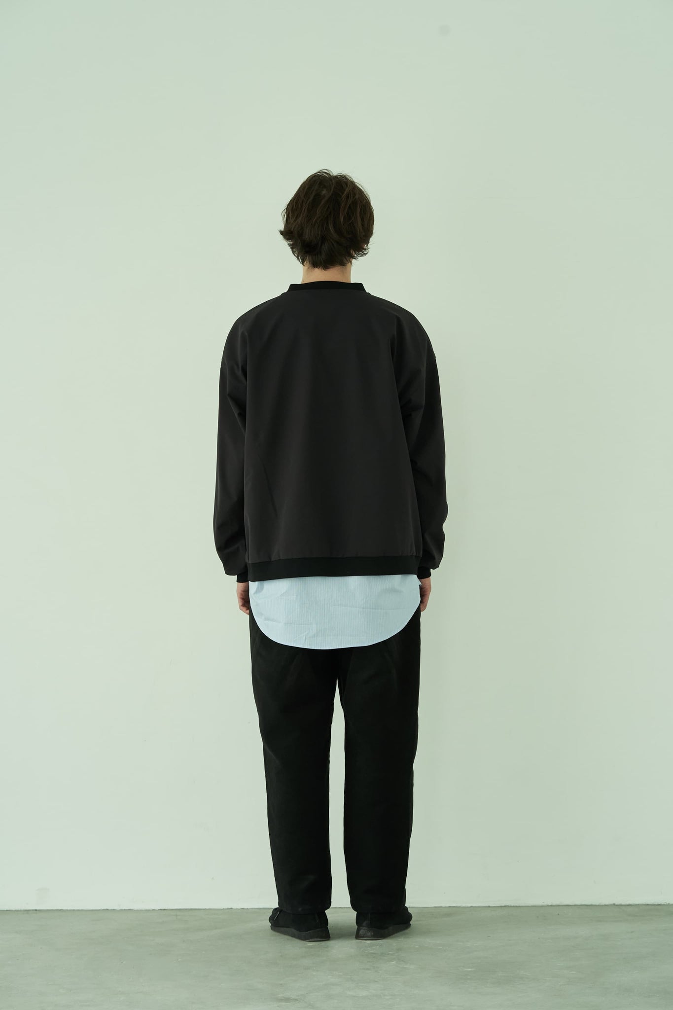 COMFORTABLE NYLON STRETCH CREWNECK