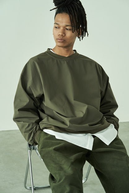 COMFORTABLE NYLON STRETCH CREWNECK