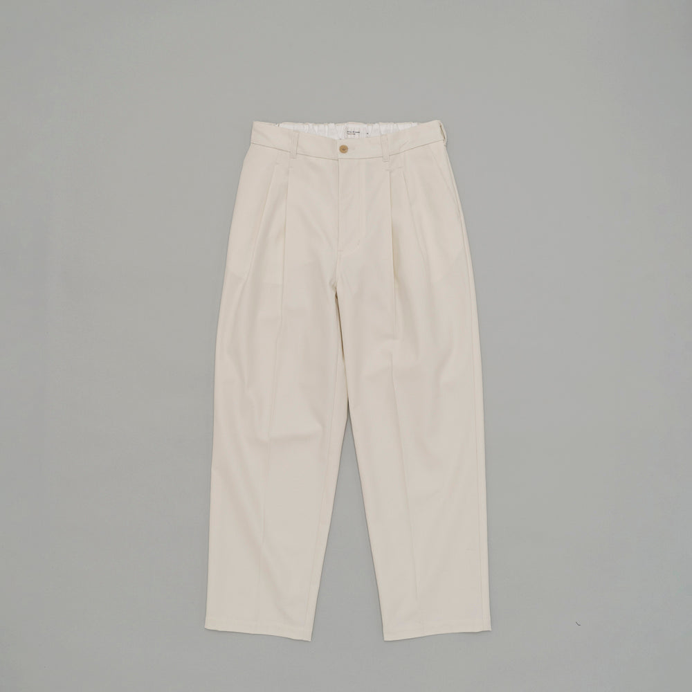 DEEP TUCK PRESSED PANTS
